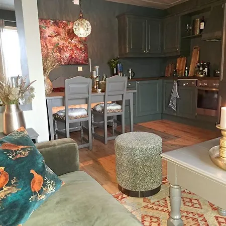 Nydelig Utsikt, Hotell-folelse *